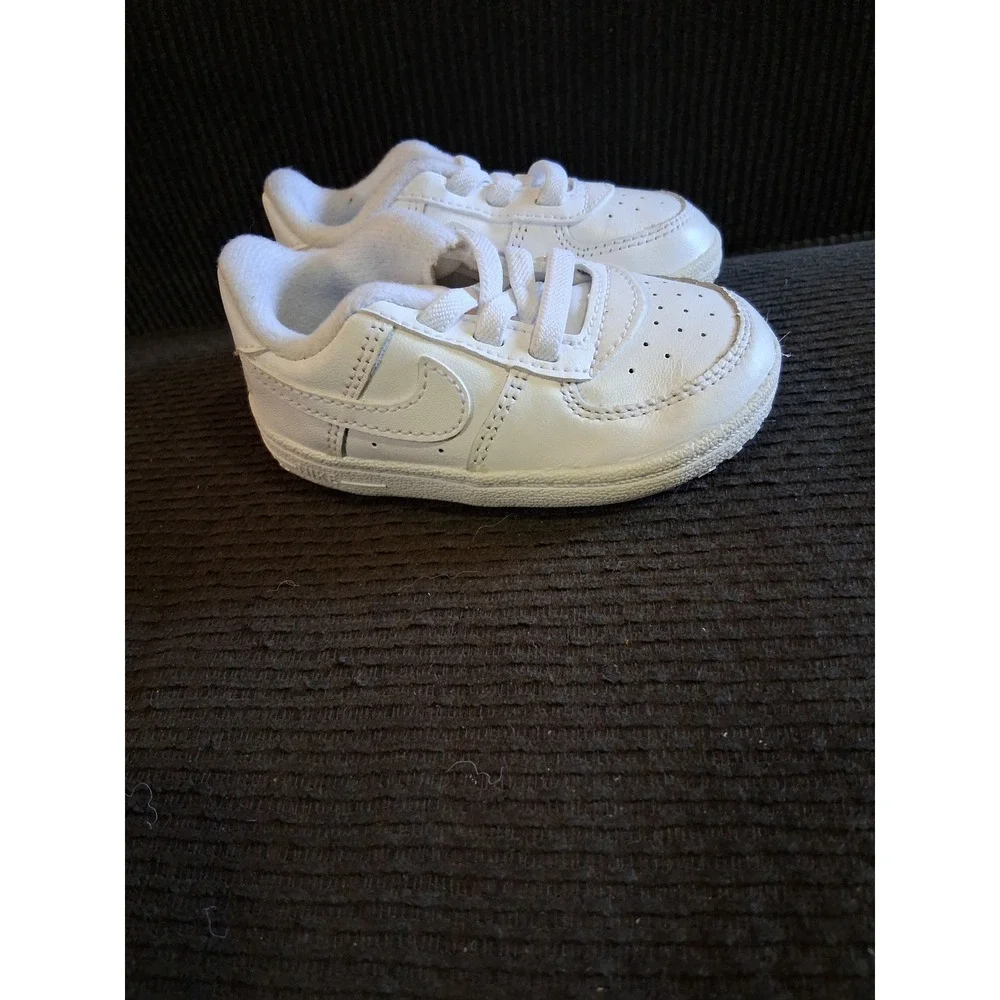 Nike Force 1 Crib Triple White Leather Sneakers CK2201-100 Size 4C Kids